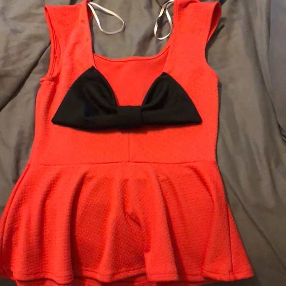 Cute blouse with a bow on the back - Picture 2 of 2